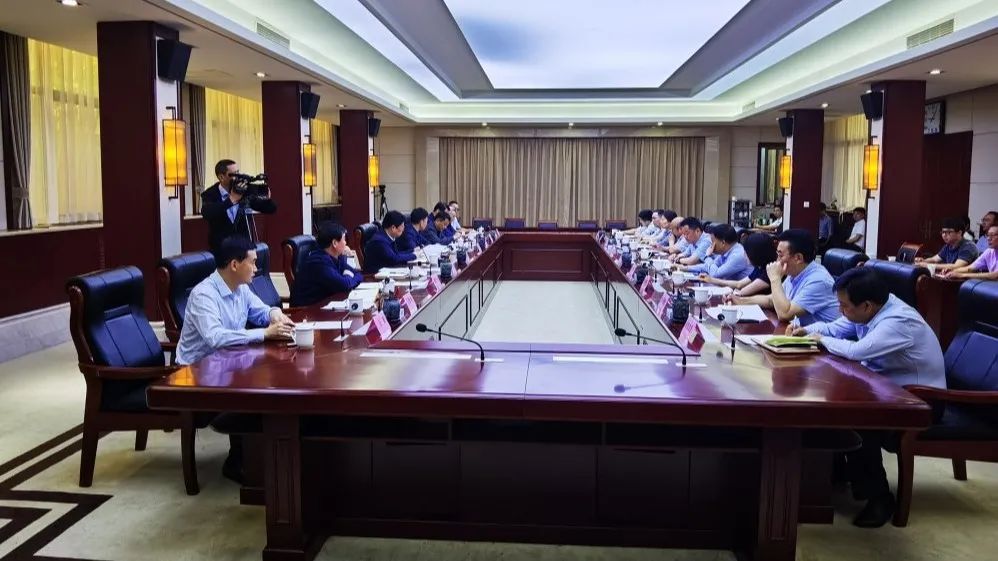 ?嚴(yán)鑒鉑董事長(zhǎng)與漢中市委市政府座談交流