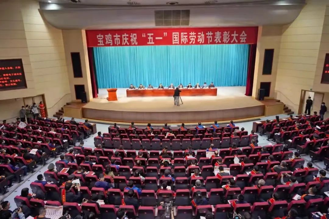 致敬勞模 學(xué)習(xí)先進(jìn)